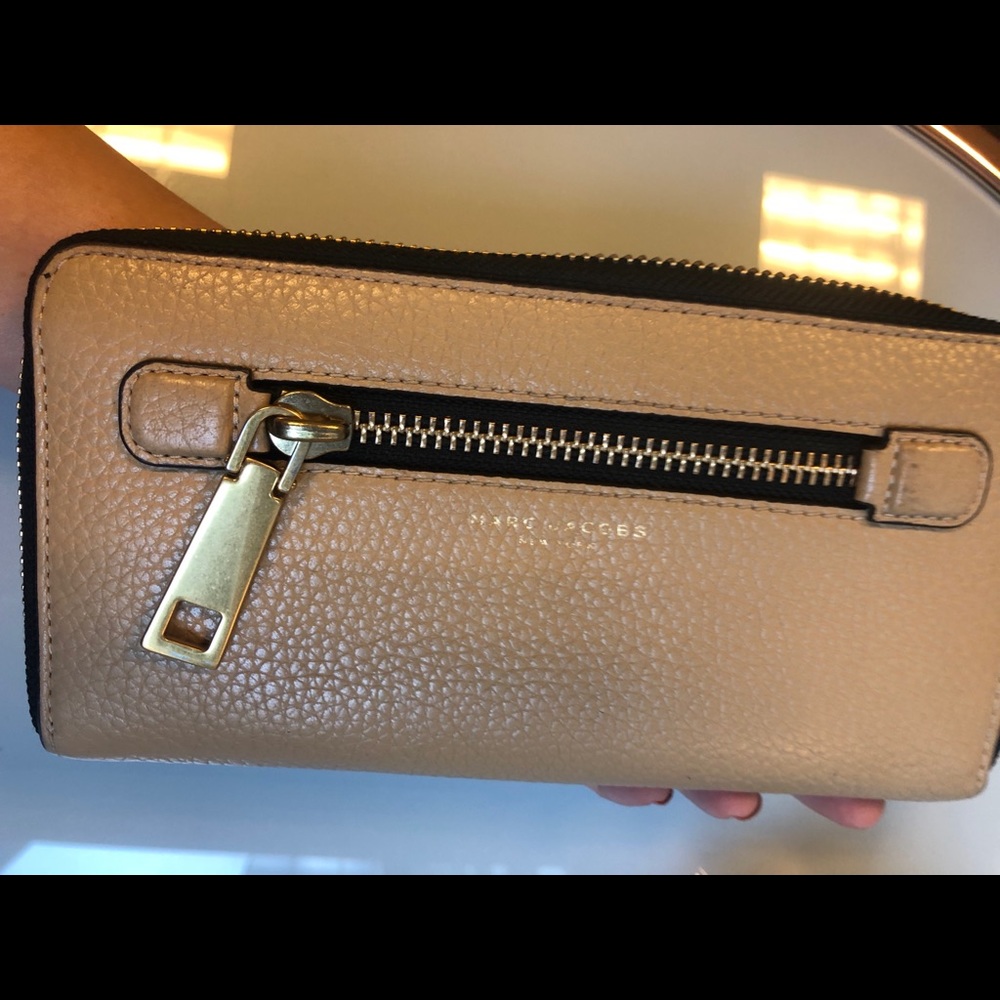 Marc Jacobs beautiful leather wallet!